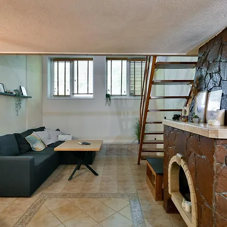 Lejlighed Cozy Nest Charming Loft In The Heart Of Varna