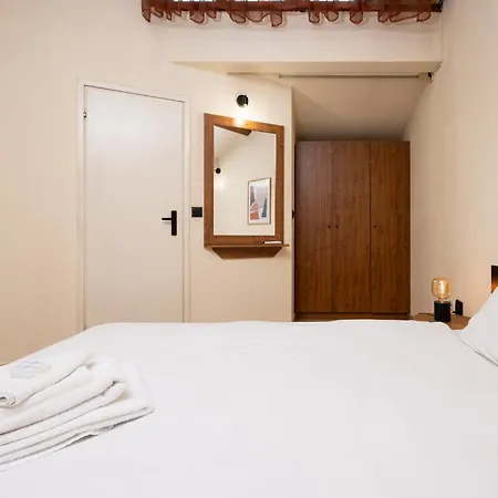 Daire Cozy Nest Charming Loft In The Heart Of Varna