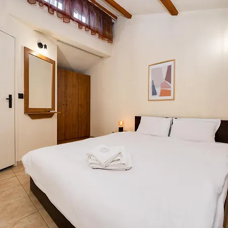 Cozy Nest Charming Loft In The Heart Of Varna