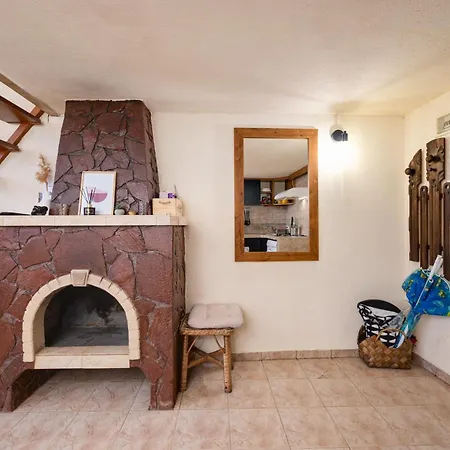 Daire Cozy Nest Charming Loft In The Heart Of