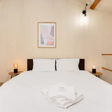 Daire Cozy Nest Charming Loft In The Heart Of Varna