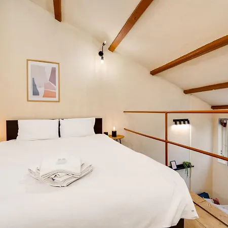 Cozy Nest Charming Loft In The Heart Of Daire Varna