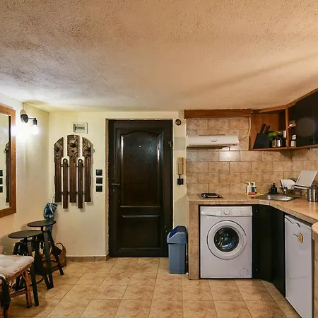 Daire Cozy Nest Charming Loft In The Heart Of